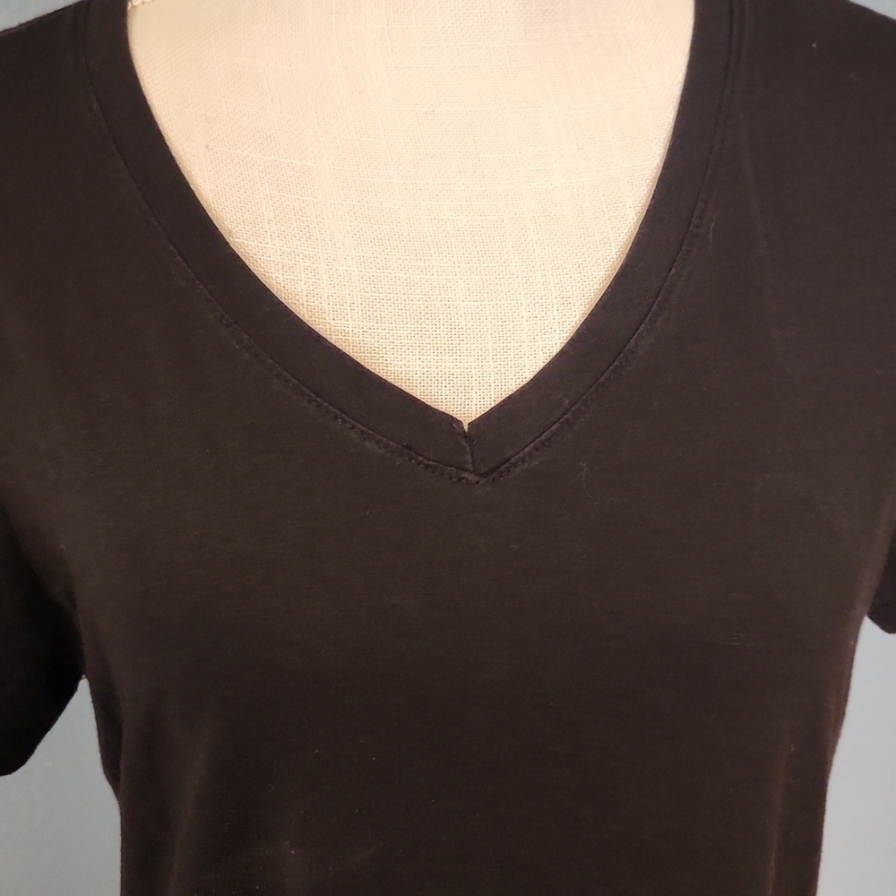 Time and Tru Black V-neck High-low Hem Relaxed Fit Basic Tee Shirt Top - Picture 2 of 6